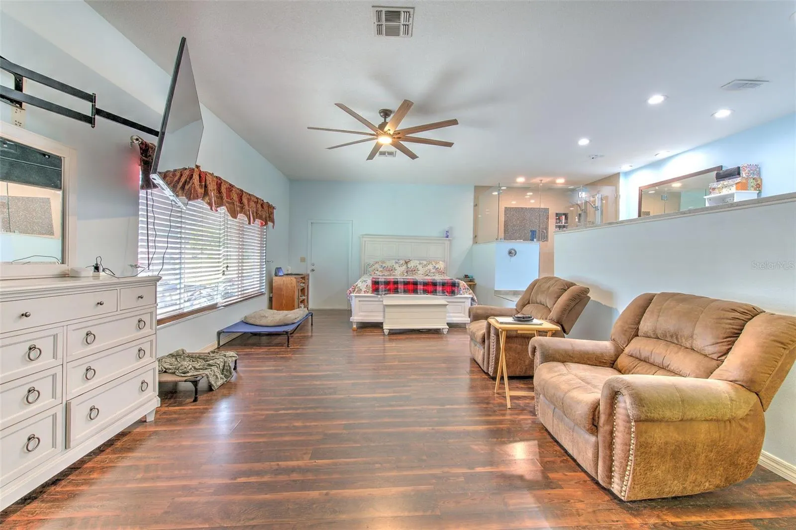 2515 PARKLAND DR