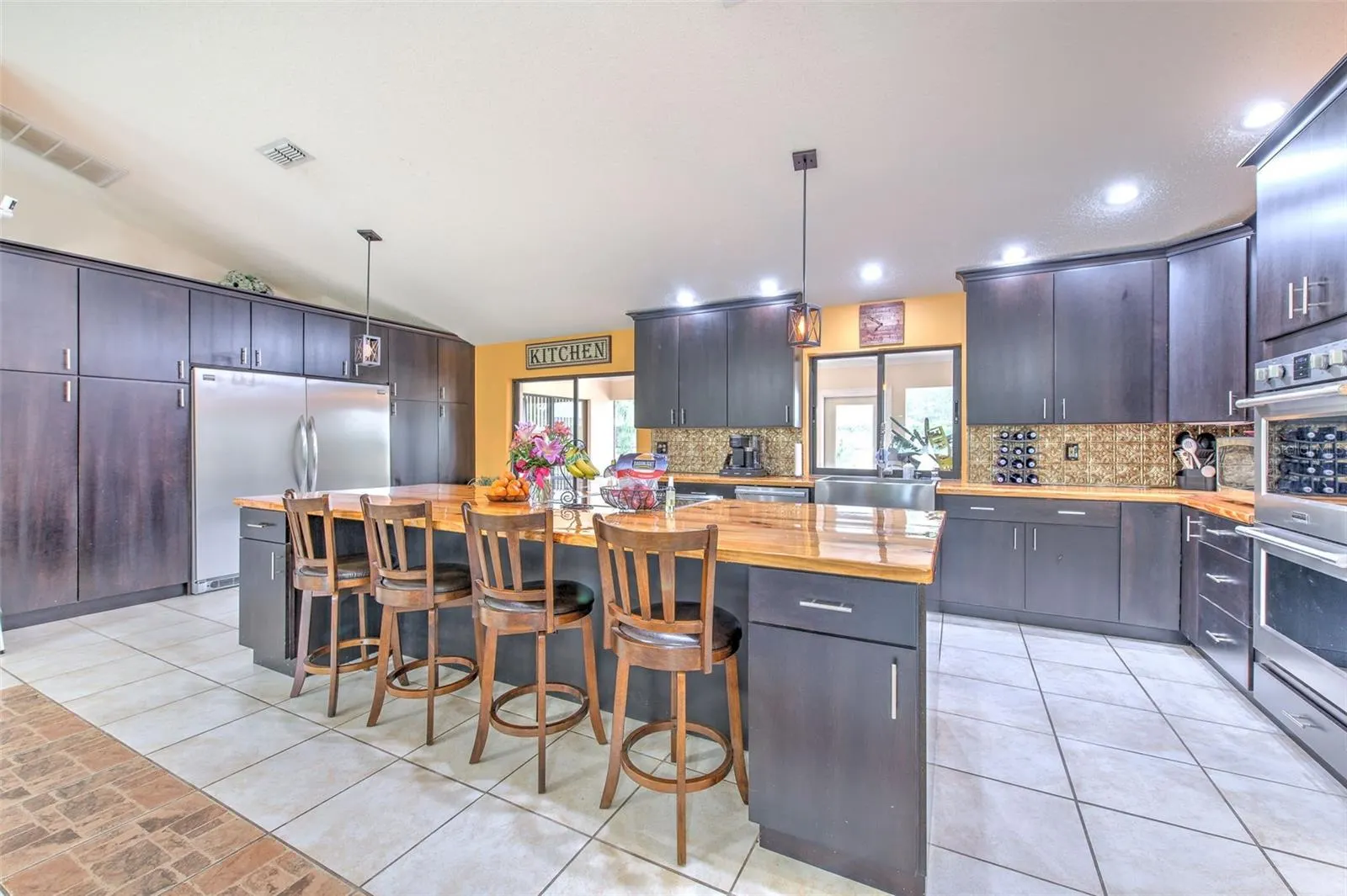 2515 PARKLAND DR