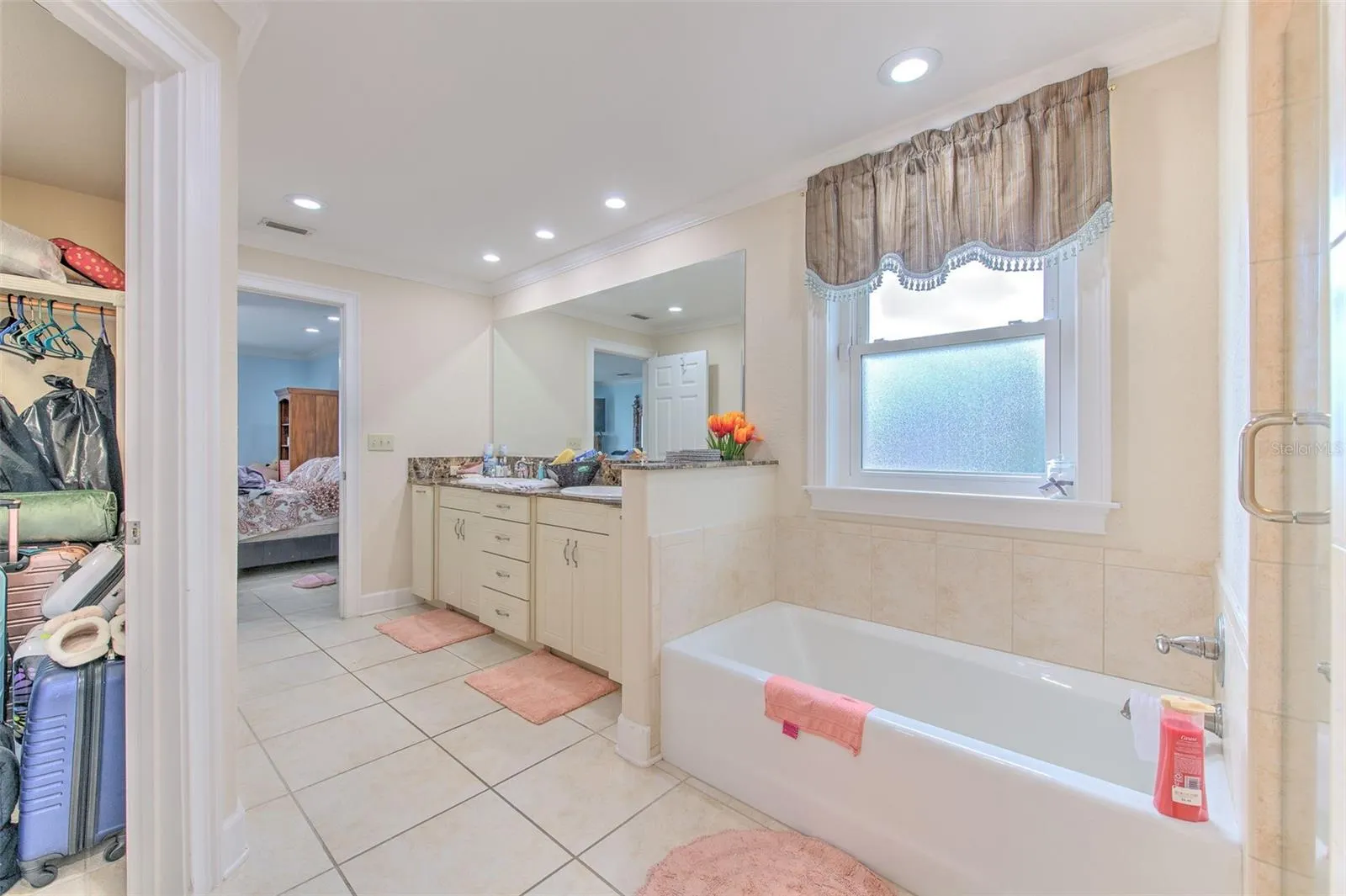 2515 PARKLAND DR