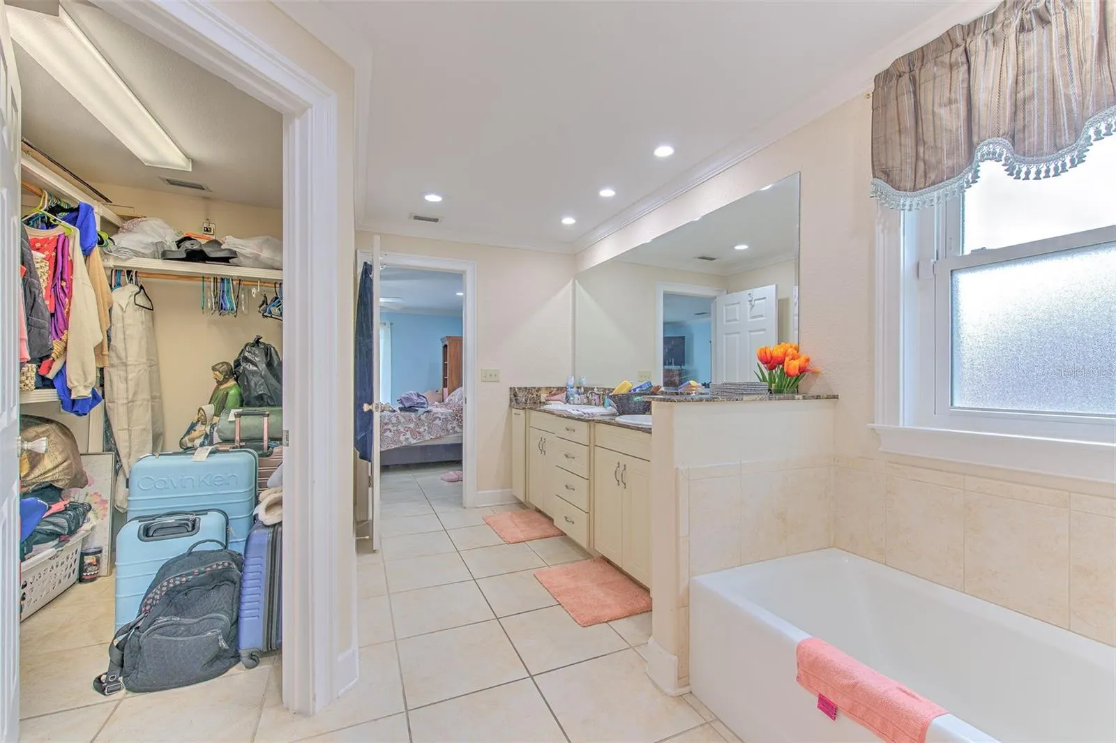 2515 PARKLAND DR