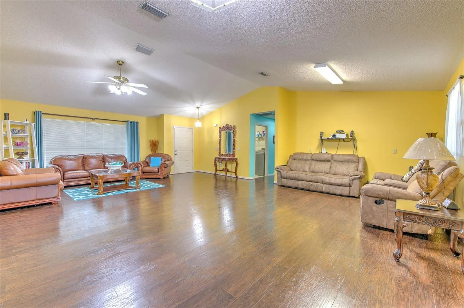 2515 PARKLAND DR