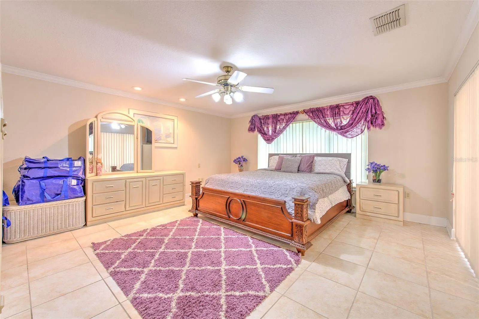 2515 PARKLAND DR