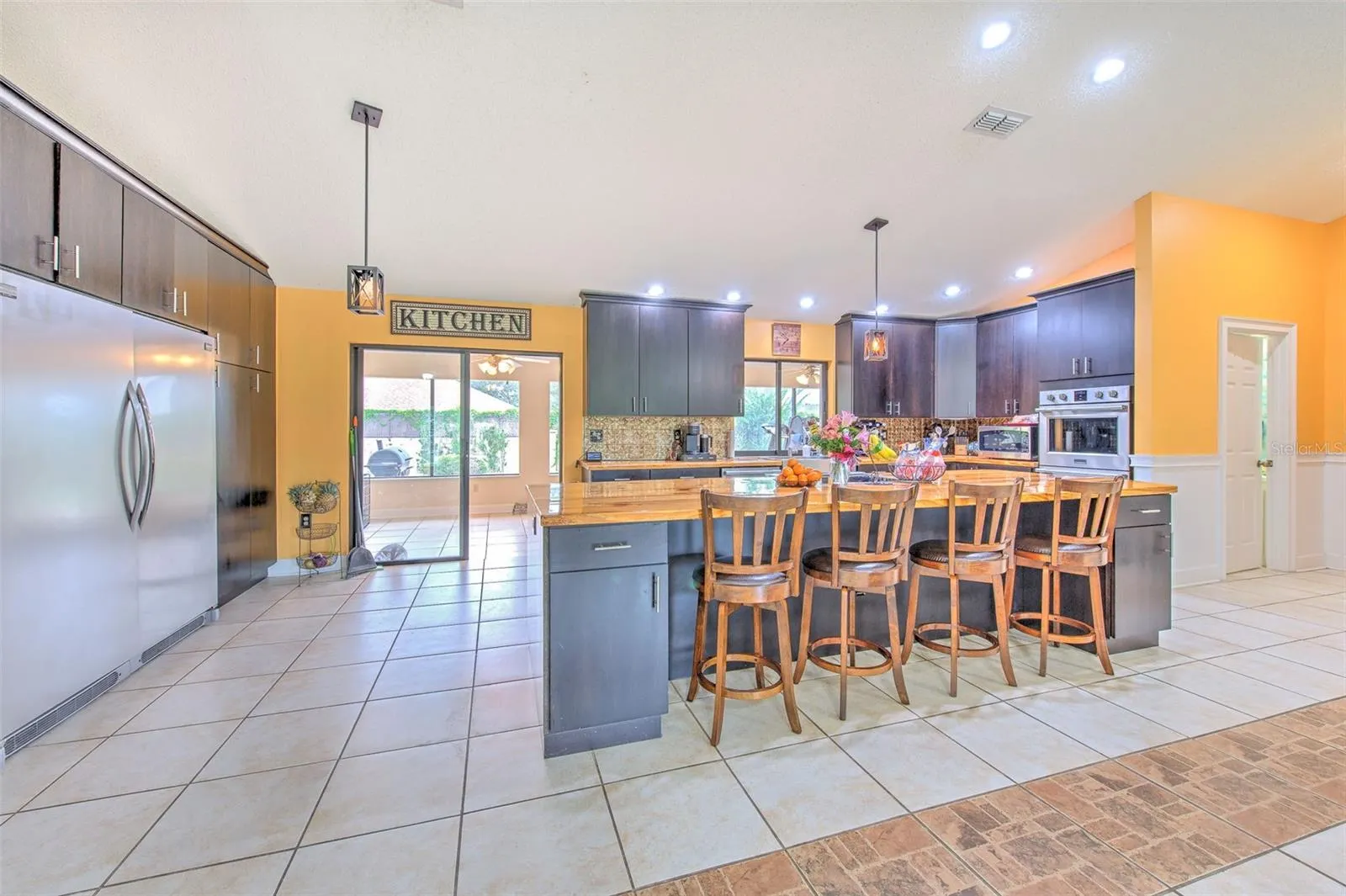2515 PARKLAND DR