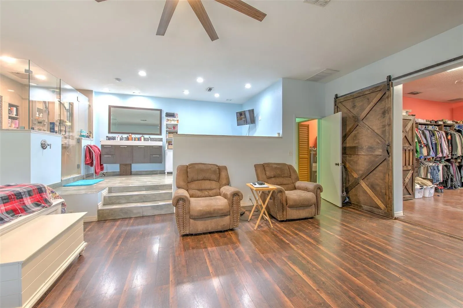 2515 PARKLAND DR