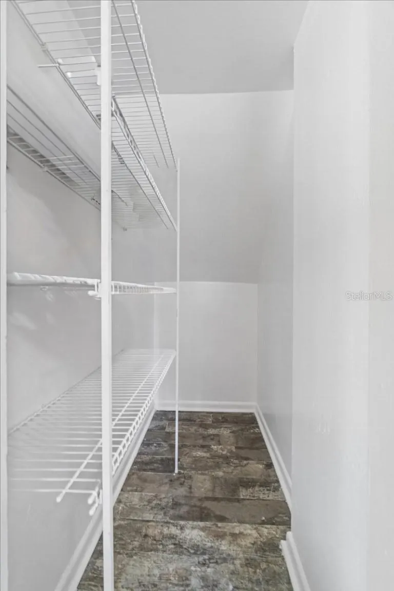 1710 DANA PL