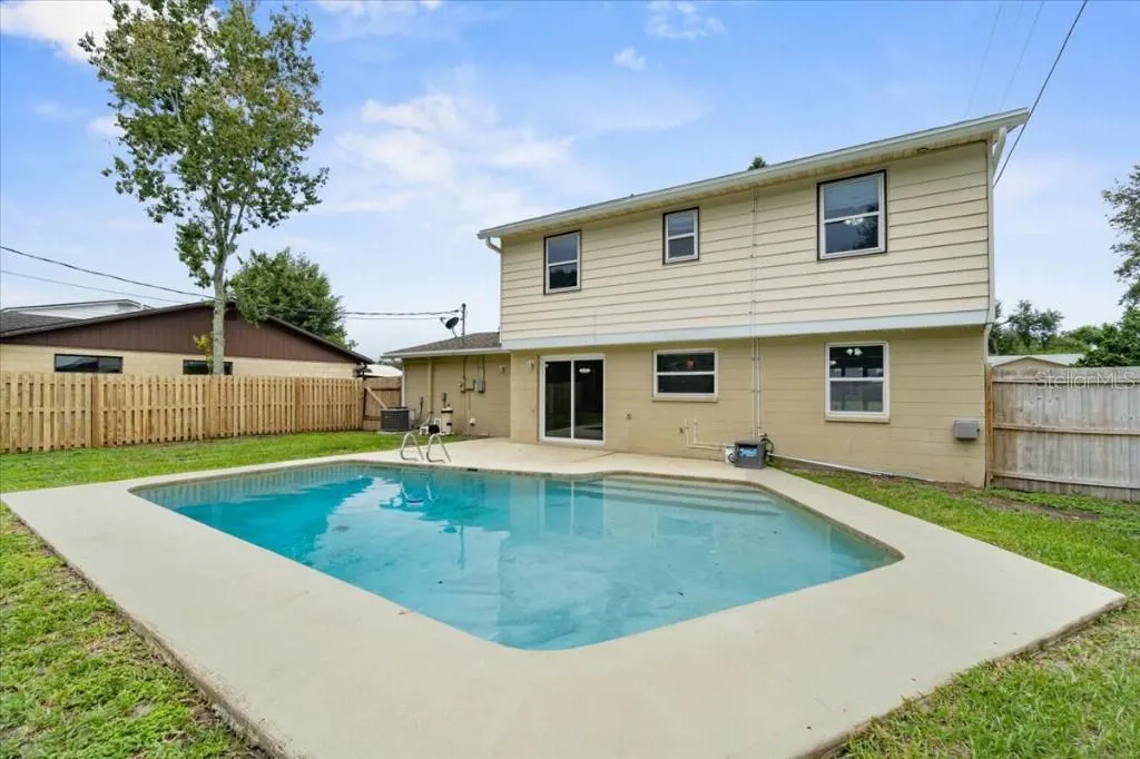 1710 DANA PL