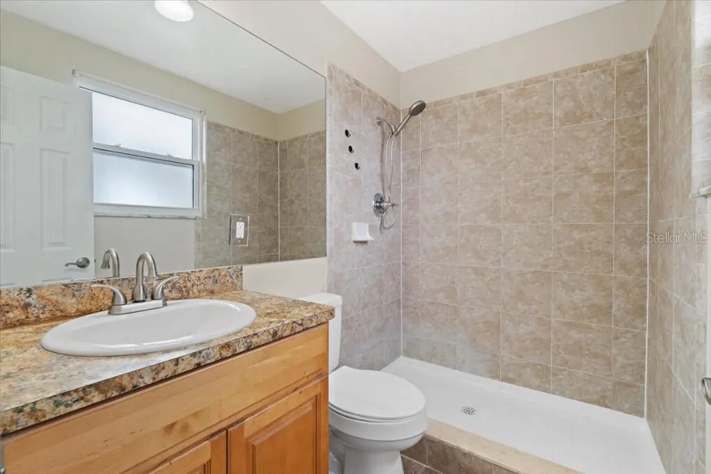 1710 DANA PL