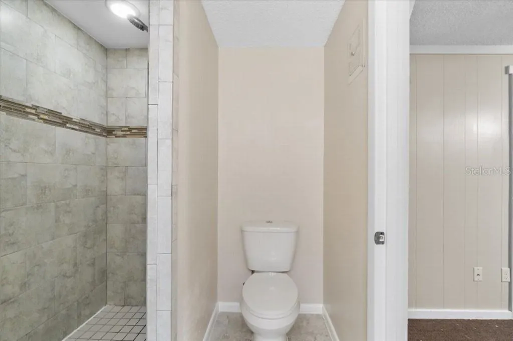 1710 DANA PL