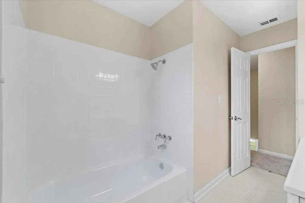 1710 DANA PL