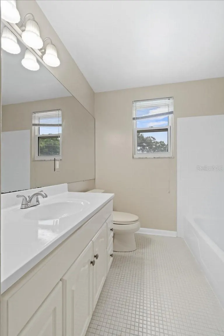 1710 DANA PL