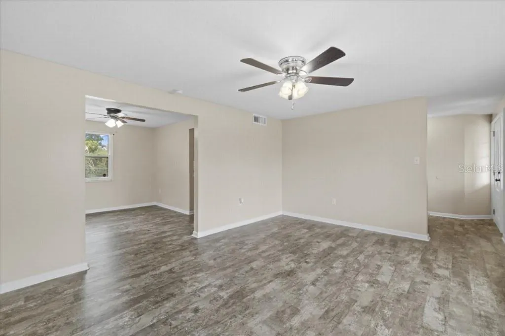 1710 DANA PL