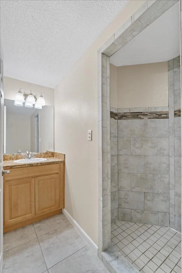 1710 DANA PL