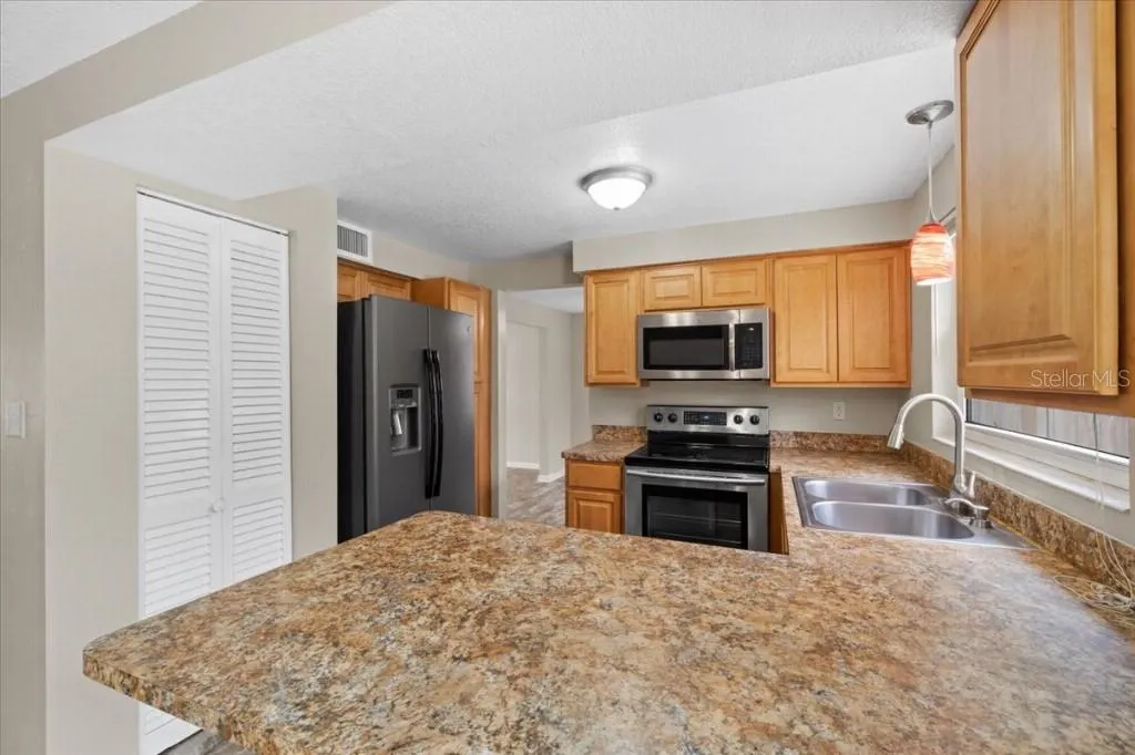 1710 DANA PL