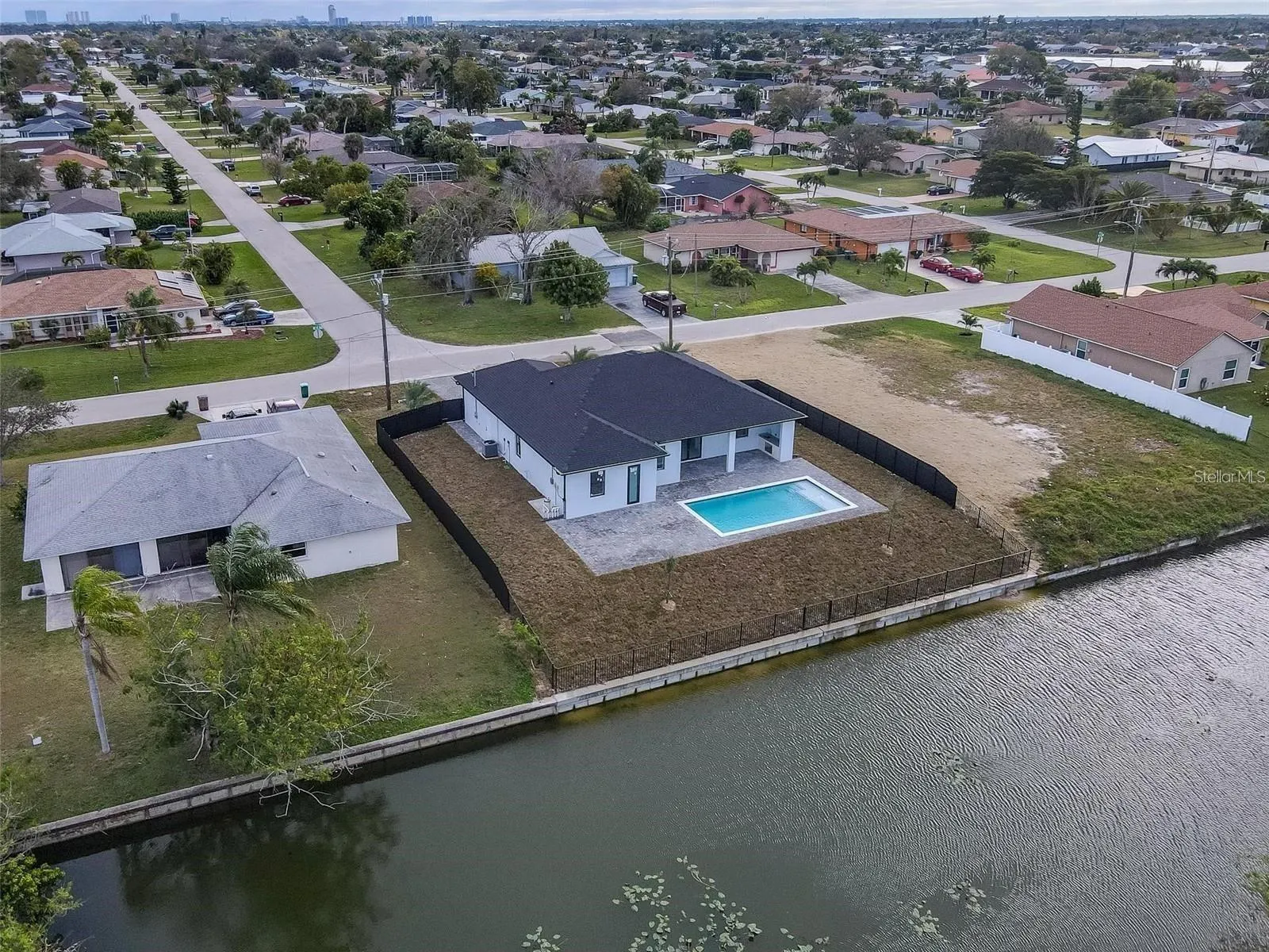 12 SE 17TH AVE