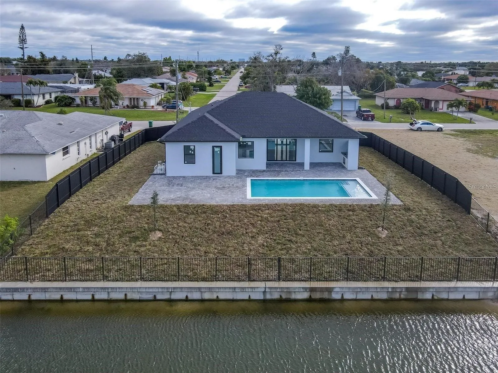 12 SE 17TH AVE