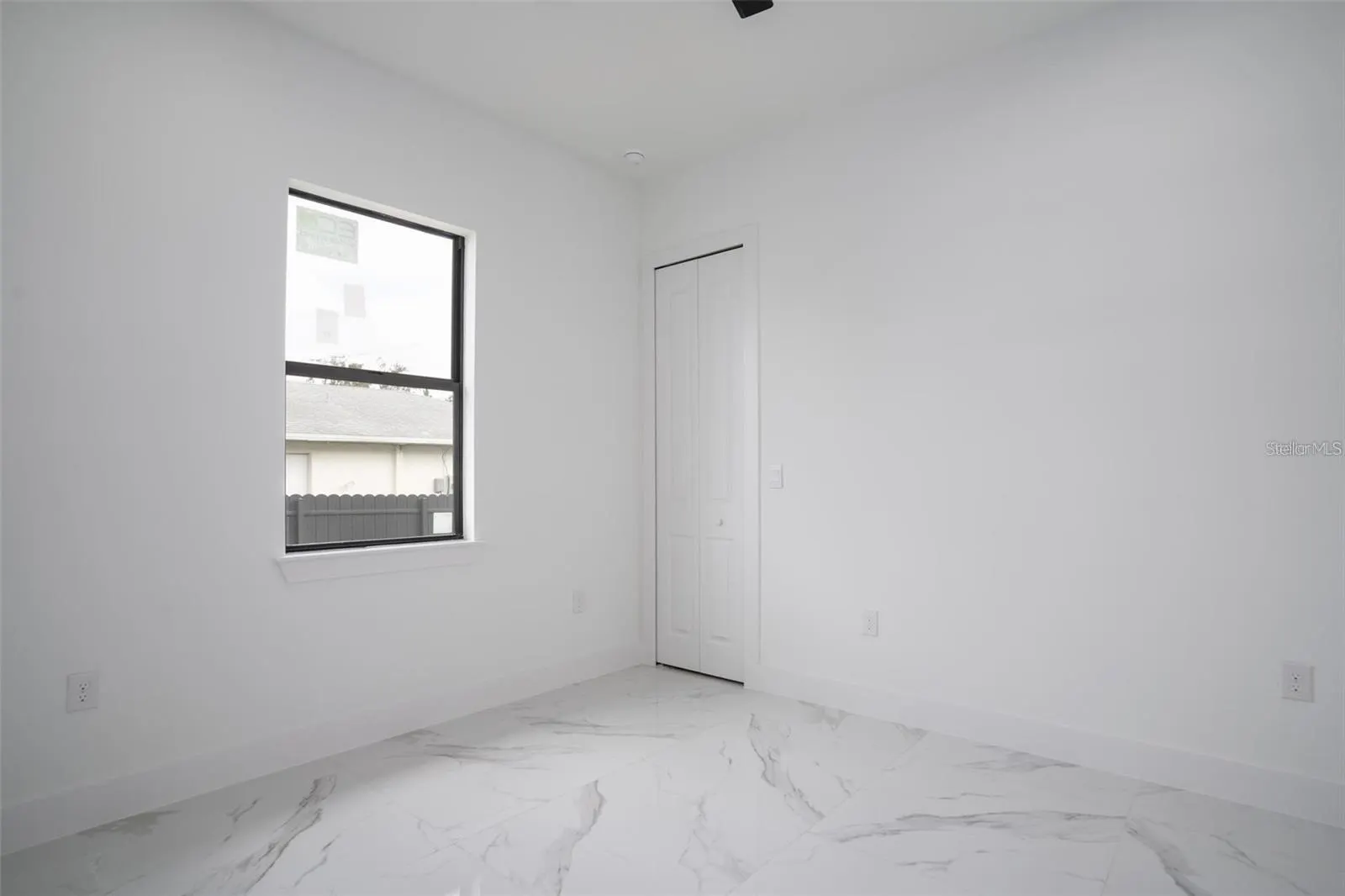 12 SE 17TH AVE