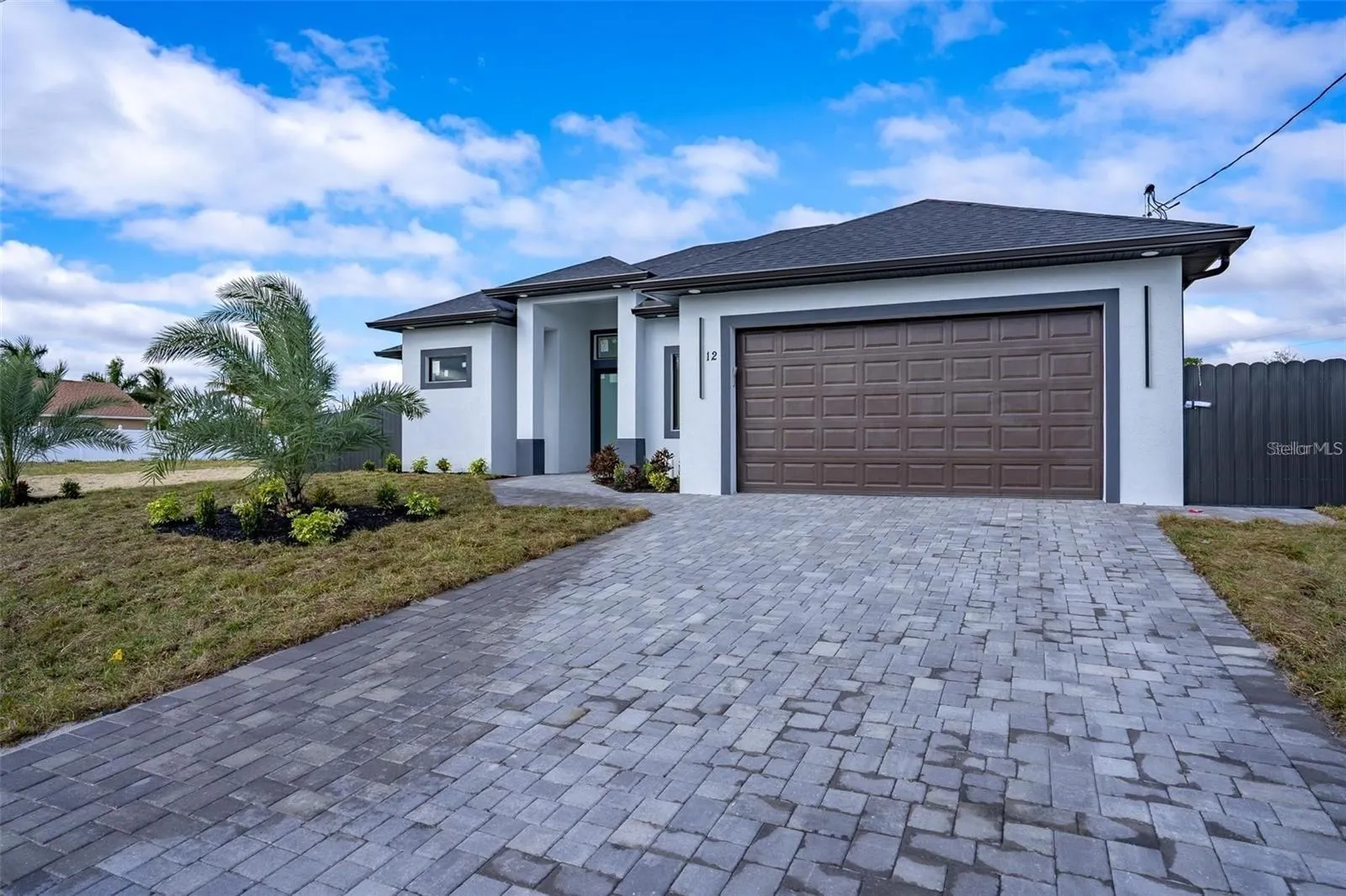 12 SE 17TH AVE