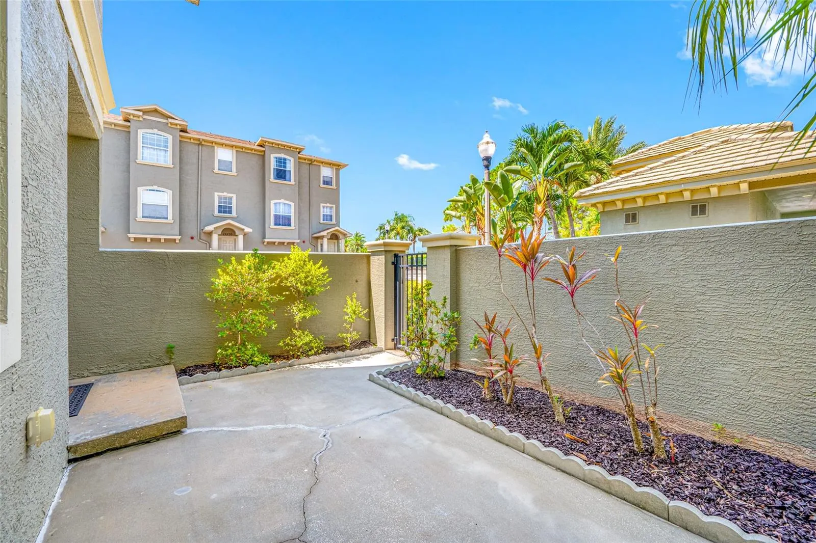 7125 102ND LN