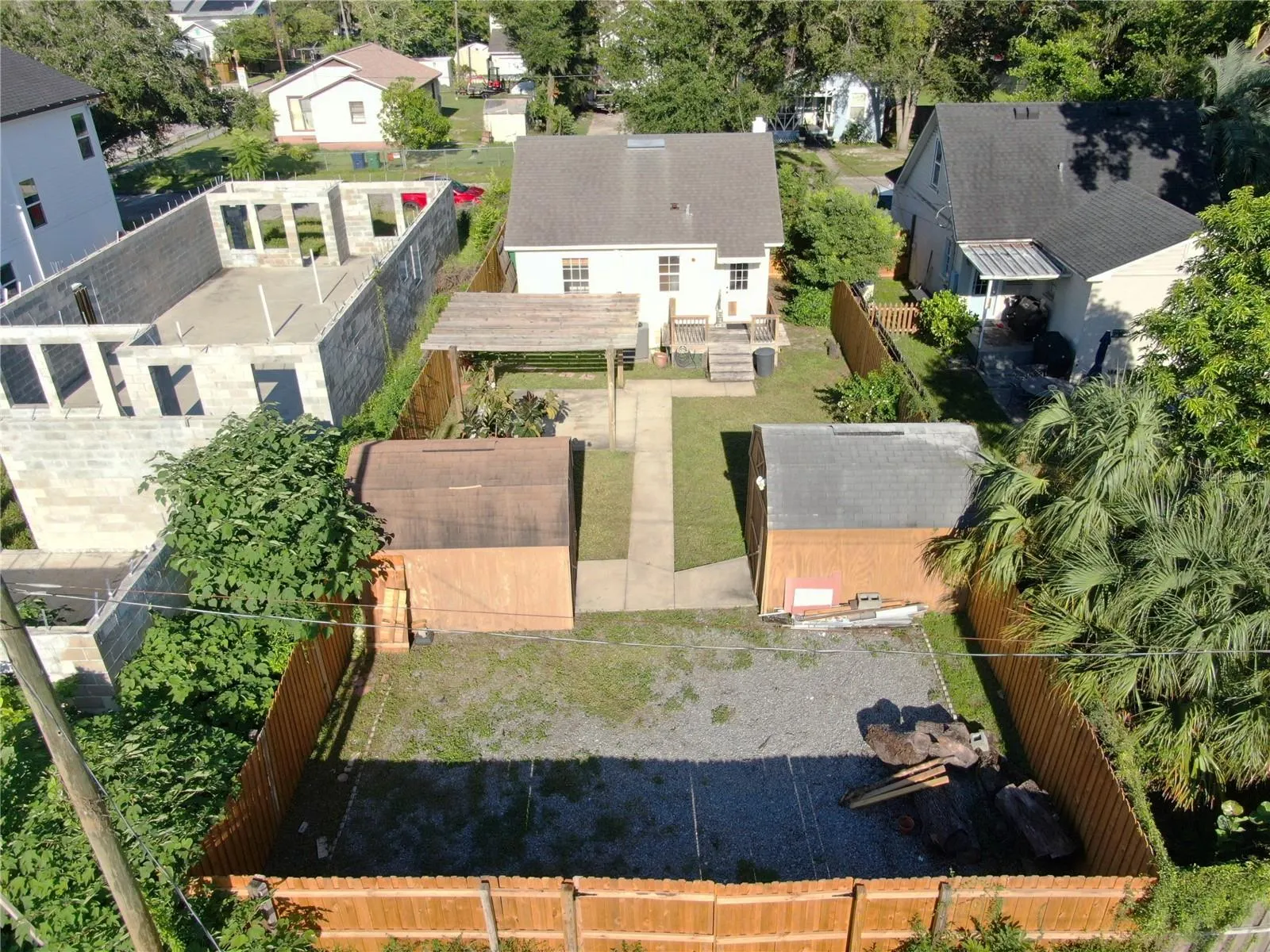 2916 N WOODROW AVE