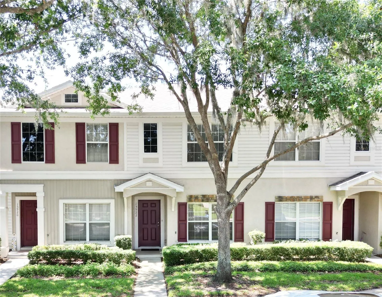 15922 FISHHAWK CREEK LN
