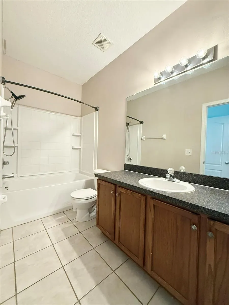 15922 FISHHAWK CREEK LN