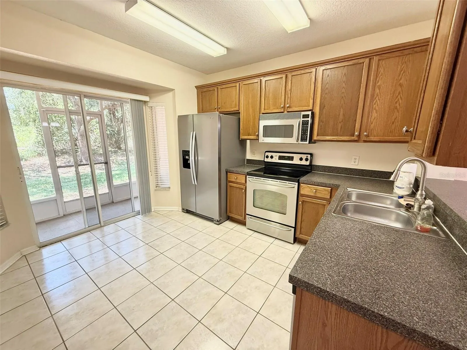 15922 FISHHAWK CREEK LN