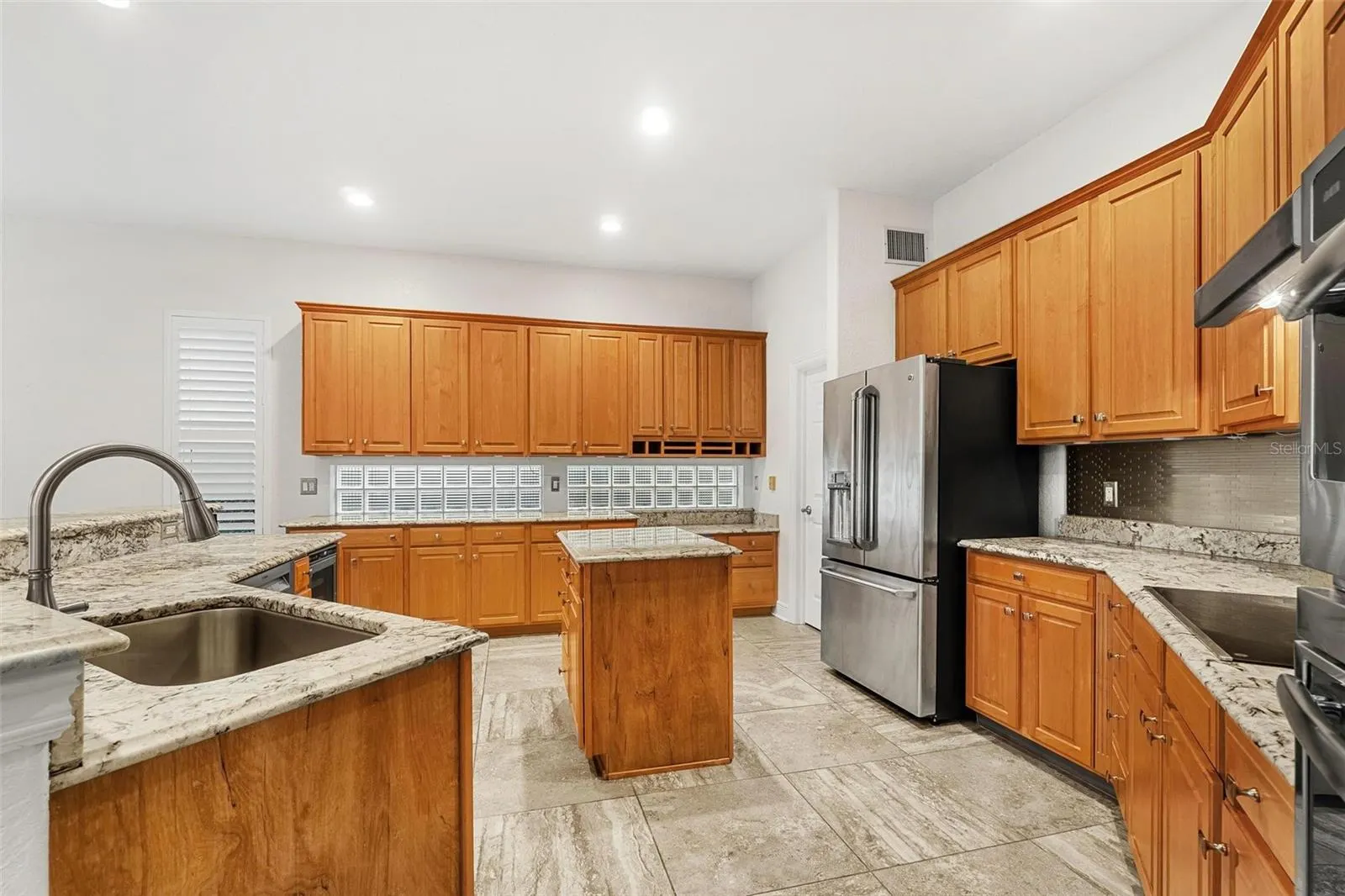 10521 BERMUDA ISLE DR