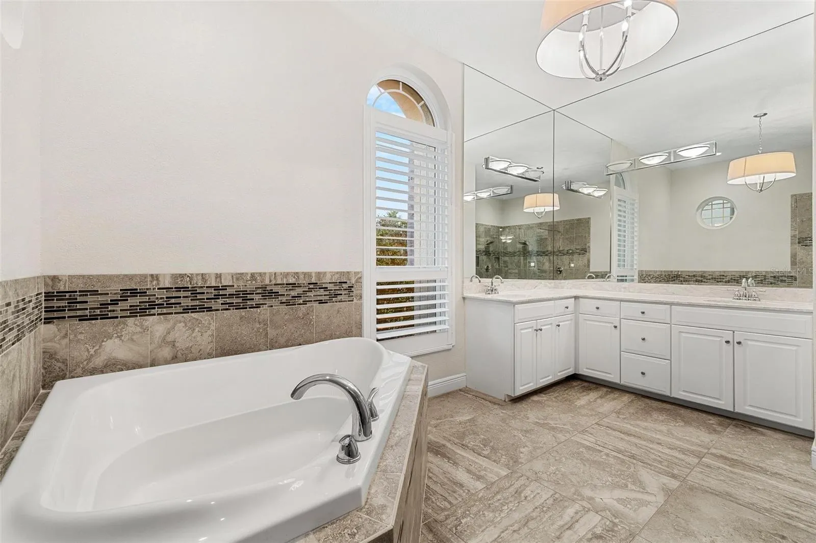 10521 BERMUDA ISLE DR