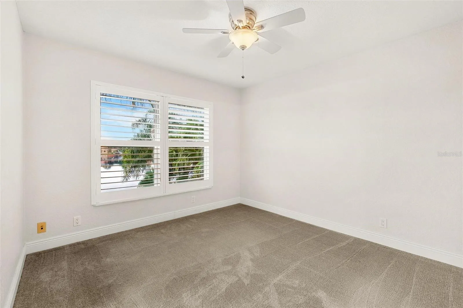 10521 BERMUDA ISLE DR