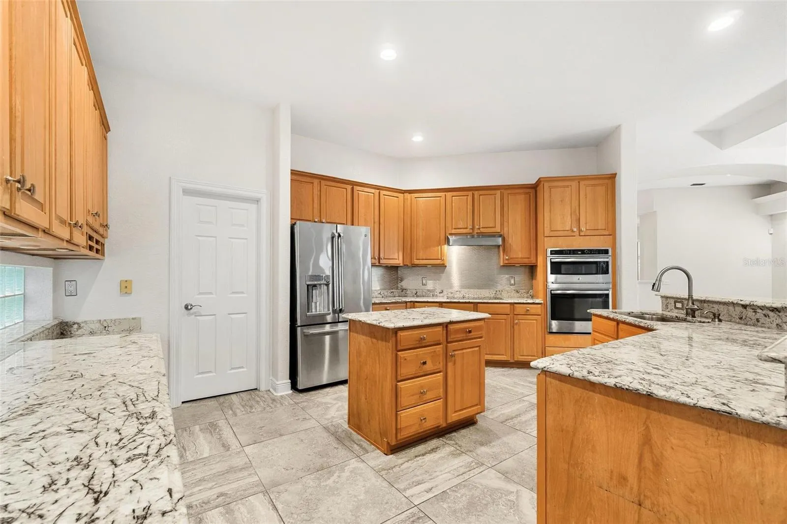10521 BERMUDA ISLE DR