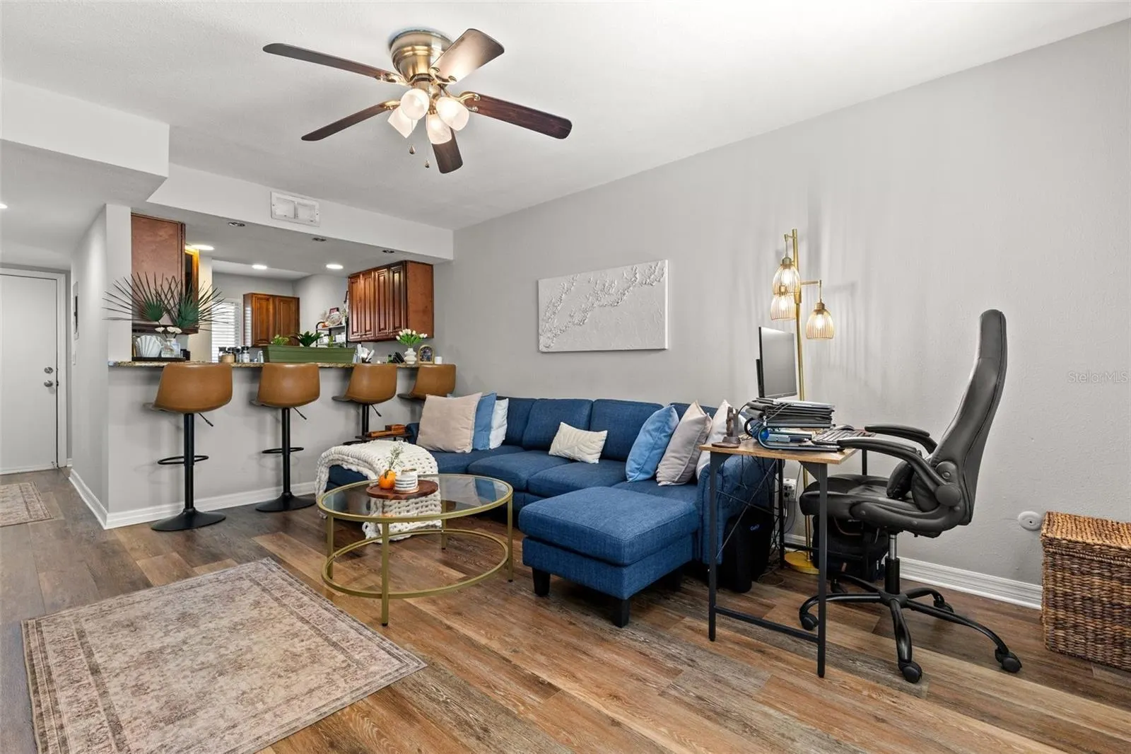 3206 W AZEELE ST #107, #107