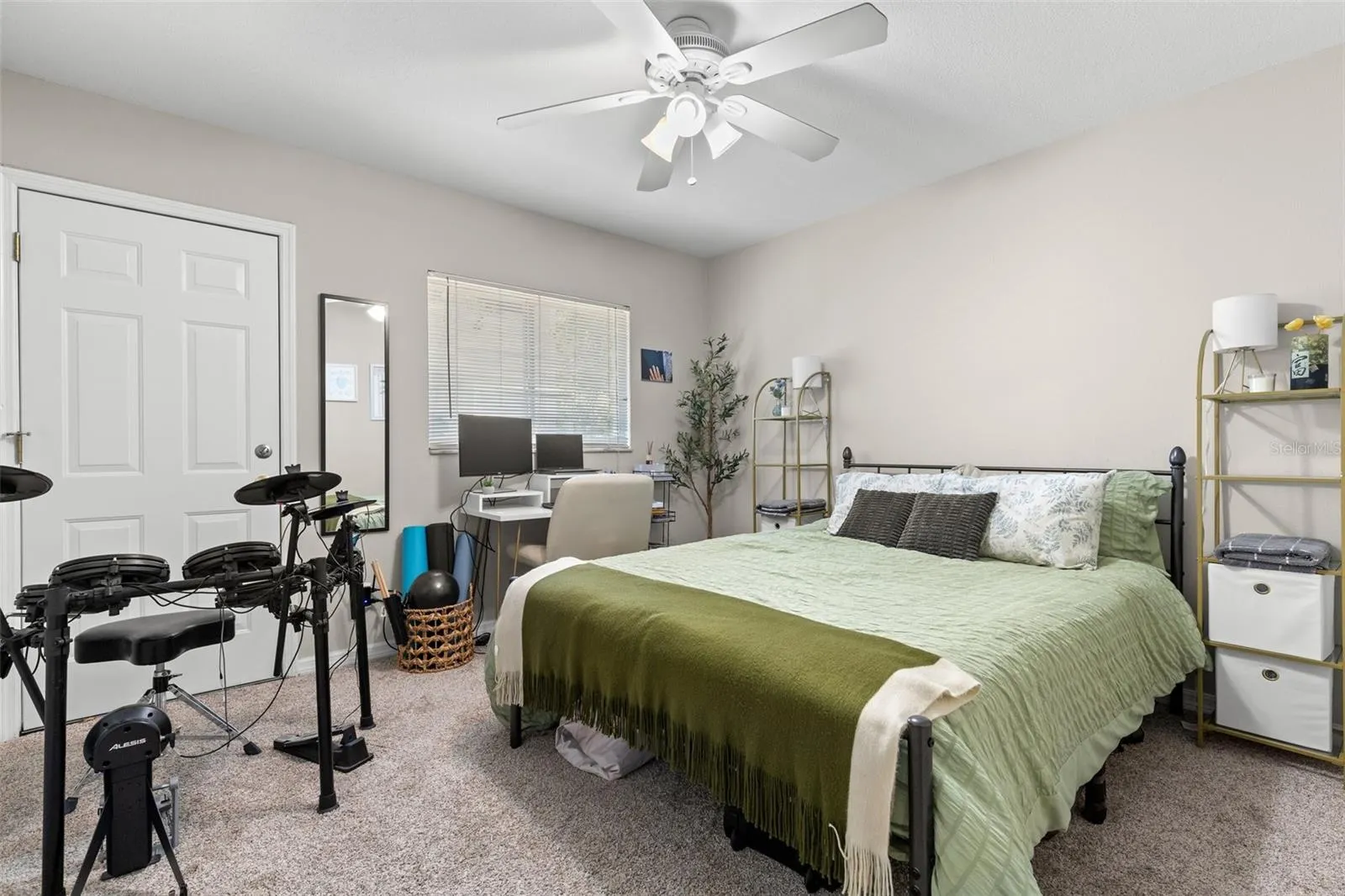3206 W AZEELE ST #107, #107