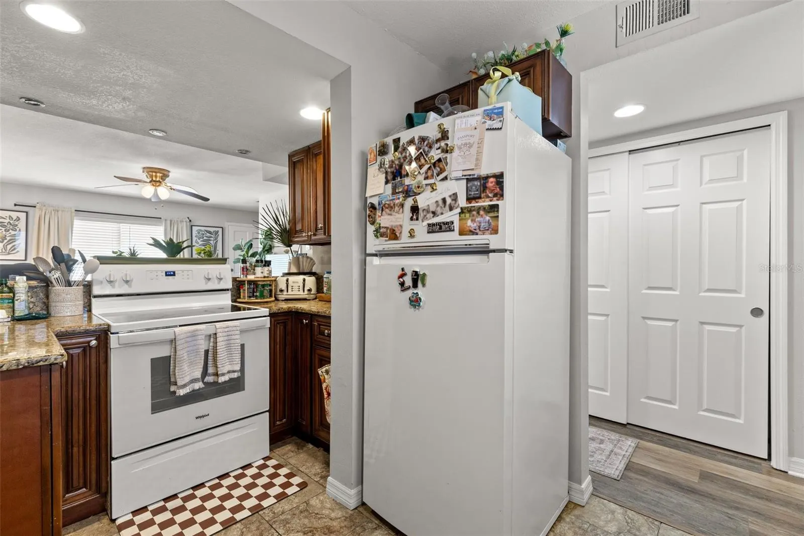 3206 W AZEELE ST #107, #107