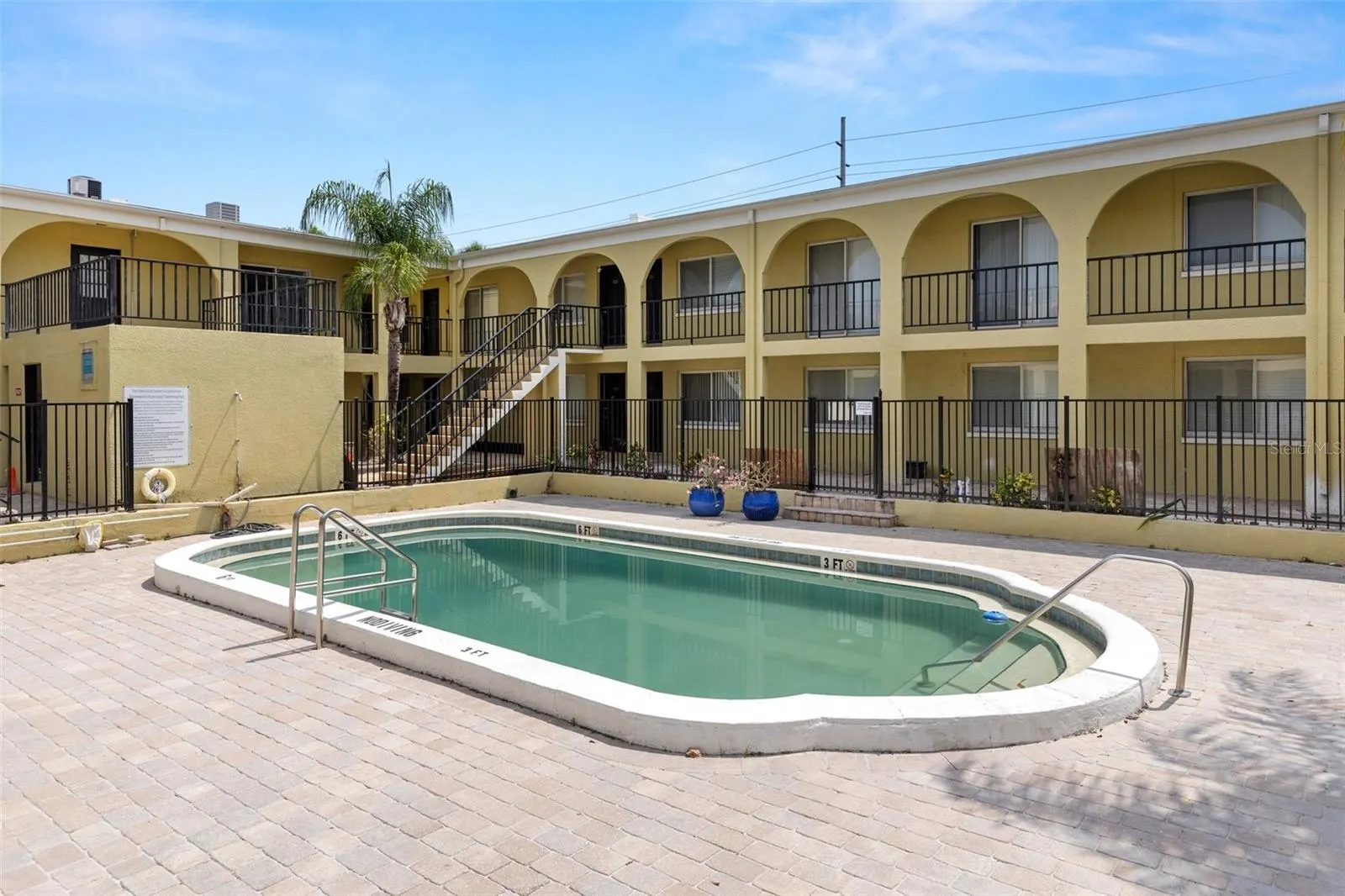 3206 W AZEELE ST #107, #107