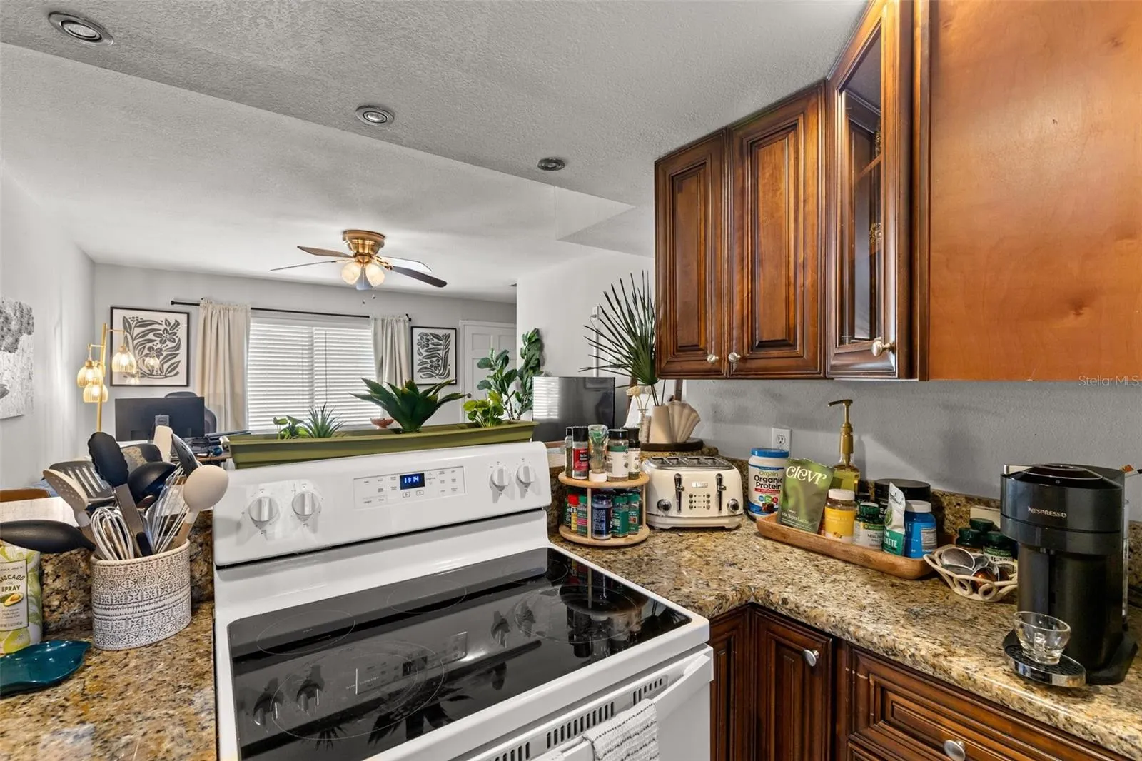3206 W AZEELE ST #107, #107
