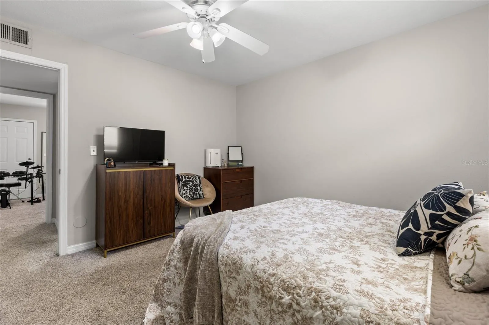 3206 W AZEELE ST #107, #107