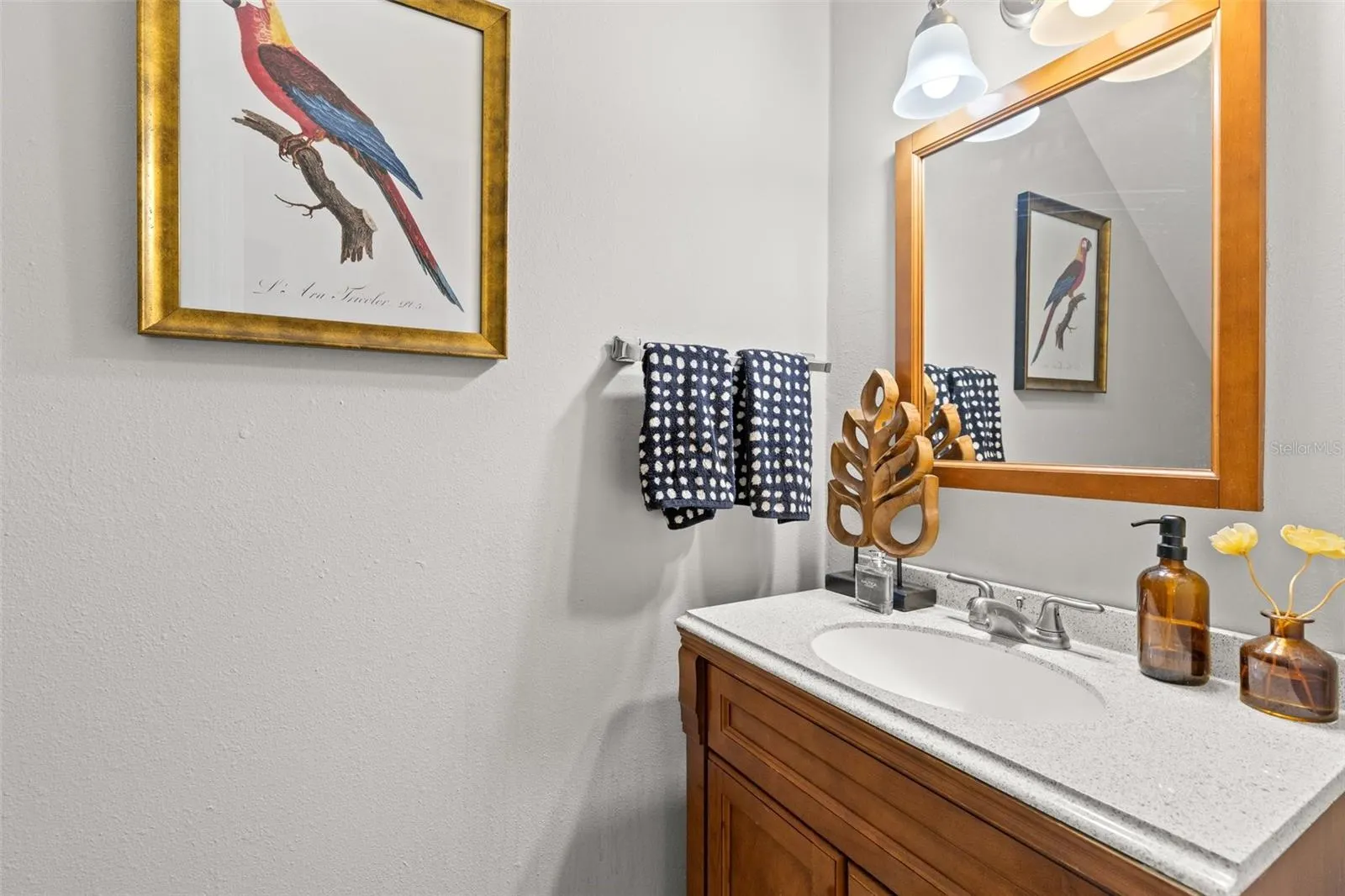 3206 W AZEELE ST #107, #107