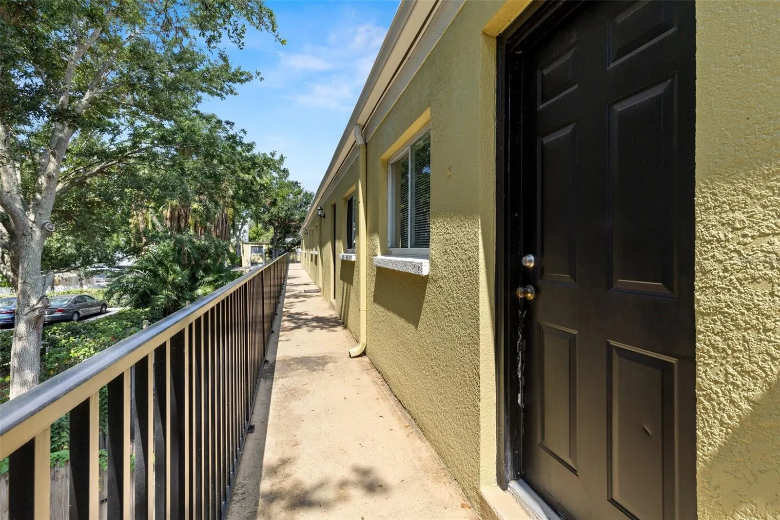 3206 W AZEELE ST #107, #107