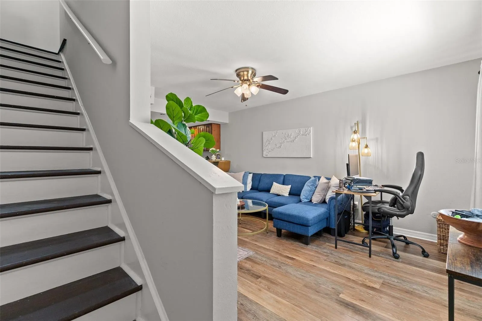 3206 W AZEELE ST #107, #107