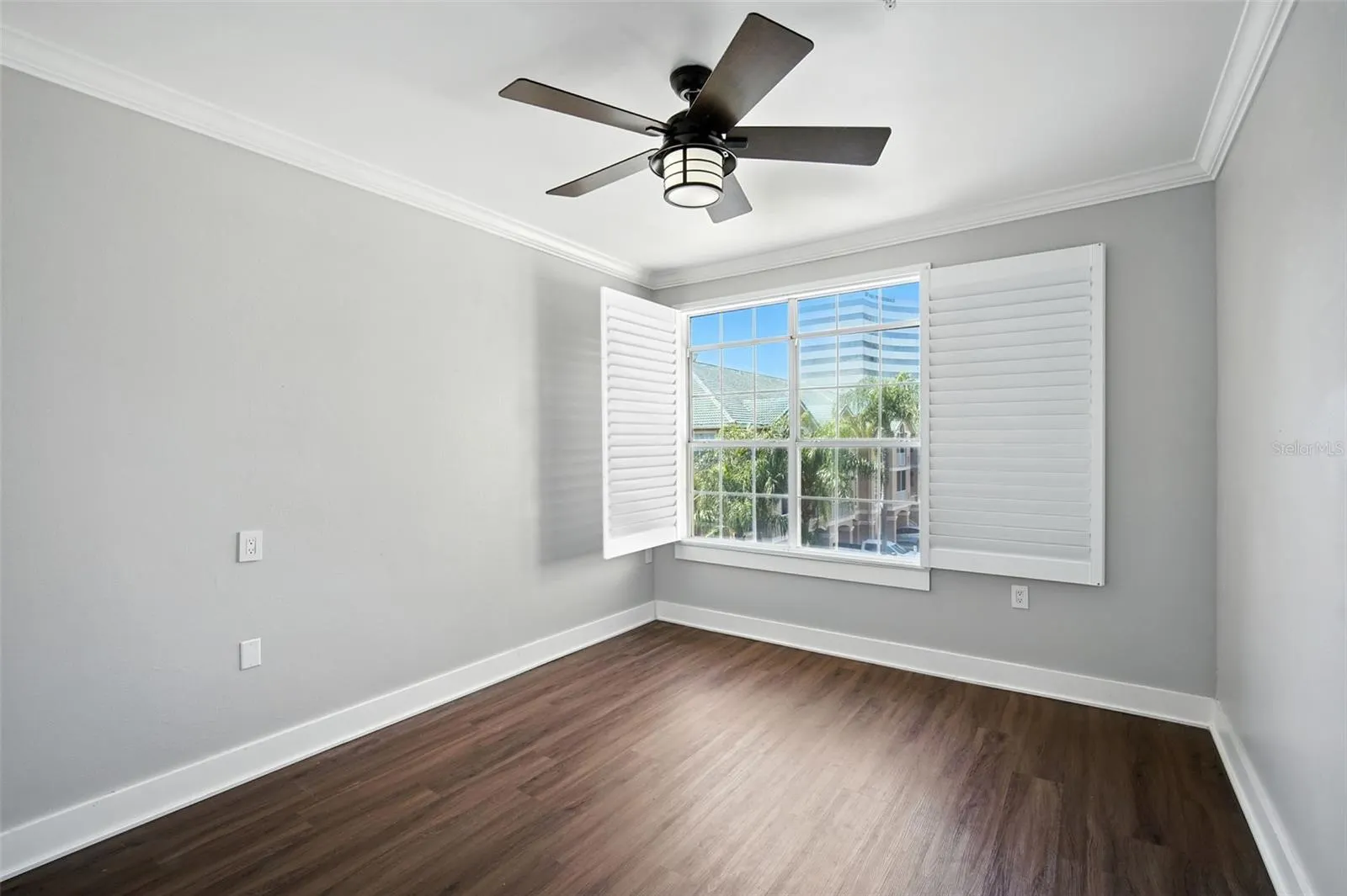 5304 BAY CLUB CIR