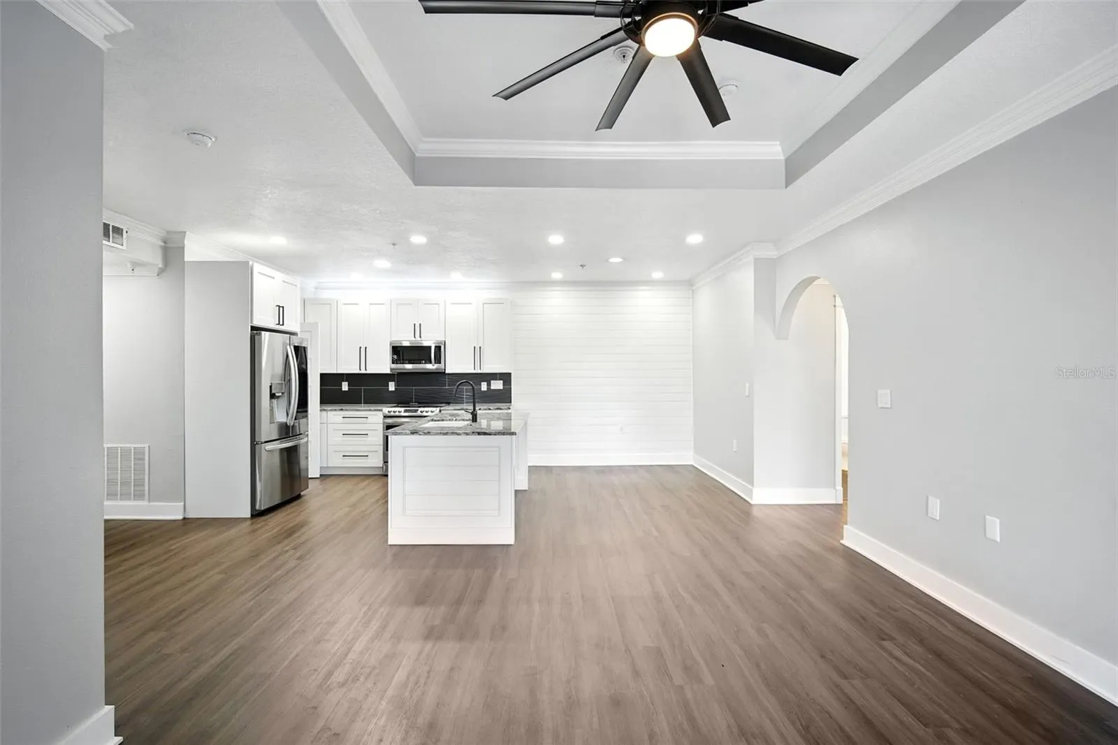 5304 BAY CLUB CIR