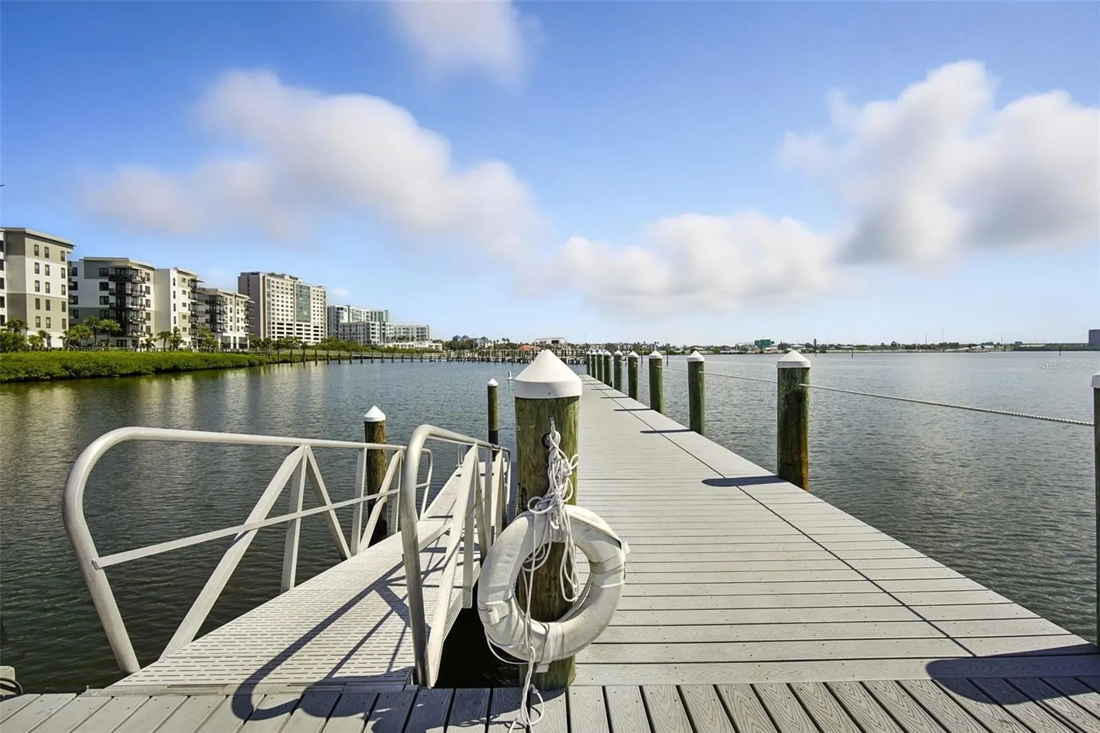 5304 BAY CLUB CIR