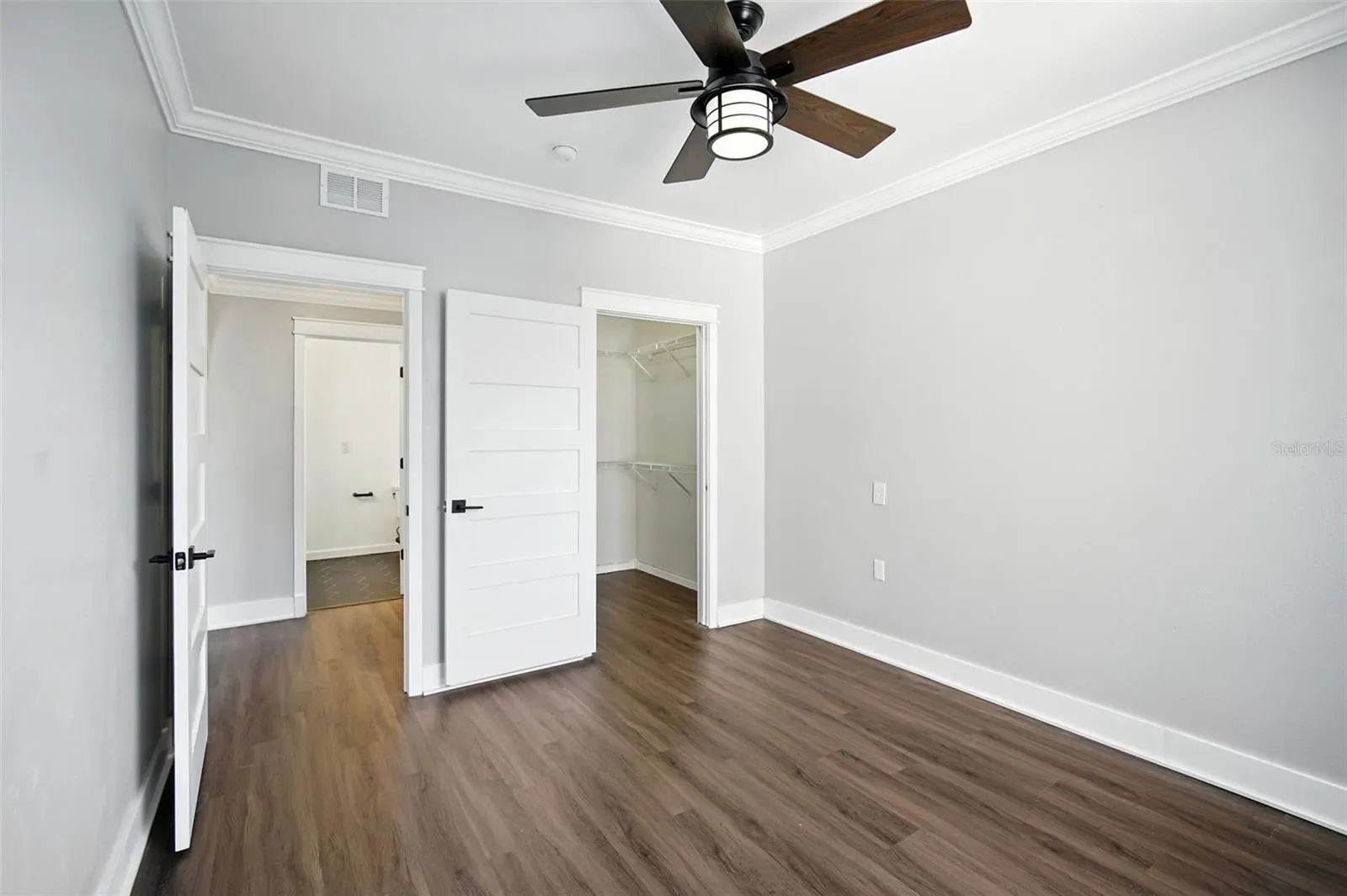 5304 BAY CLUB CIR