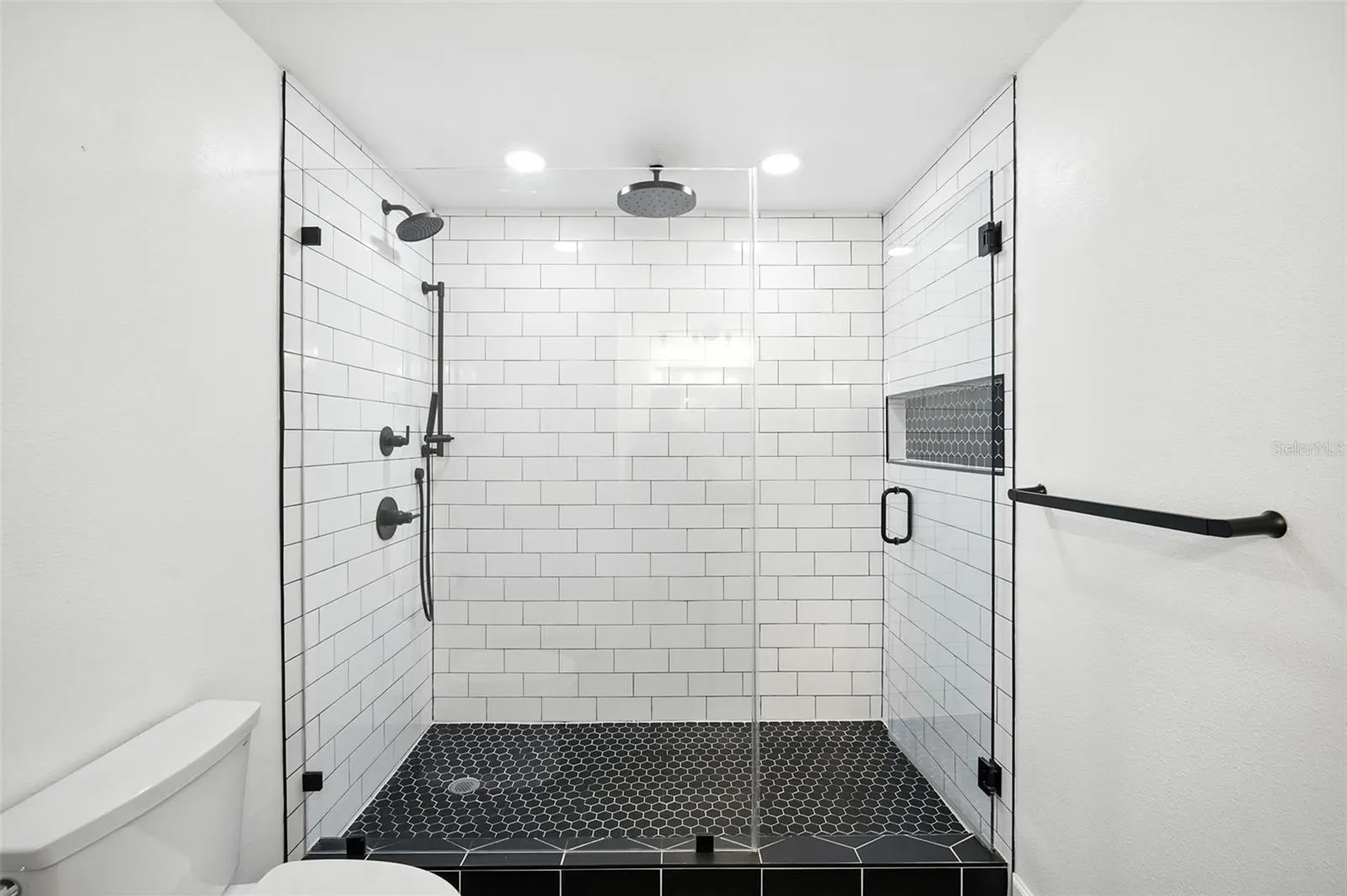 5304 BAY CLUB CIR
