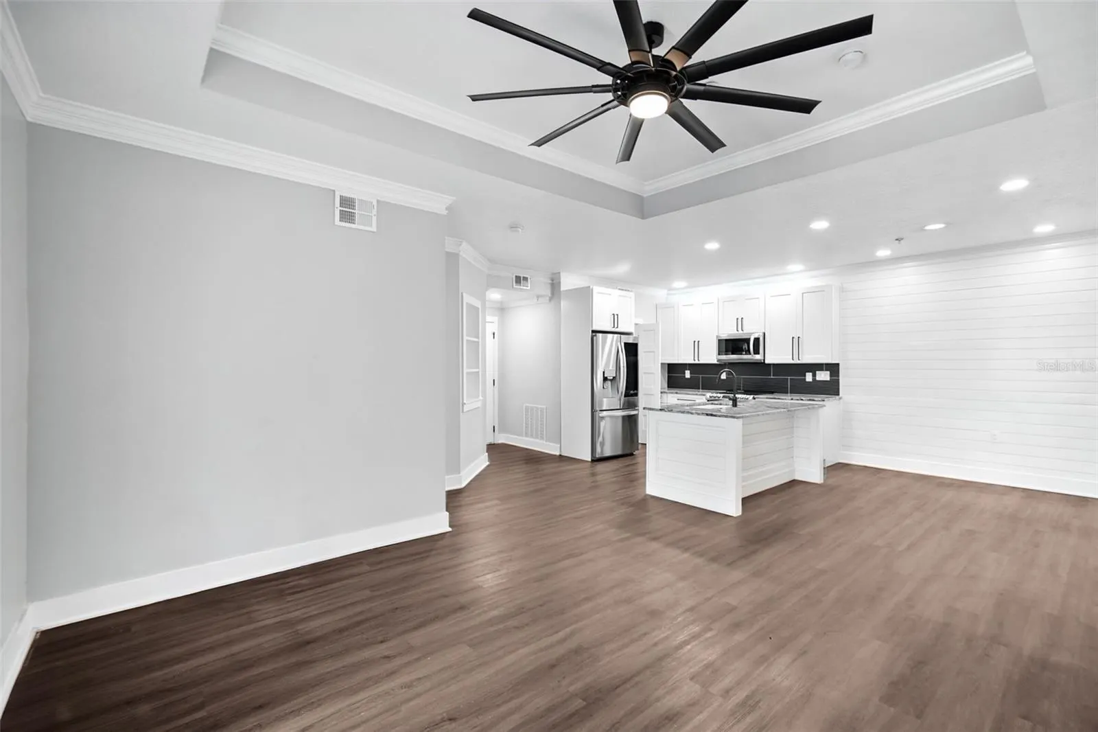 5304 BAY CLUB CIR