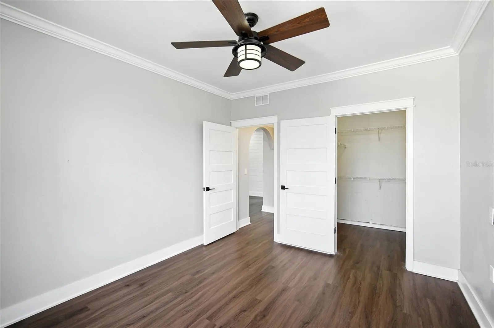 5304 BAY CLUB CIR