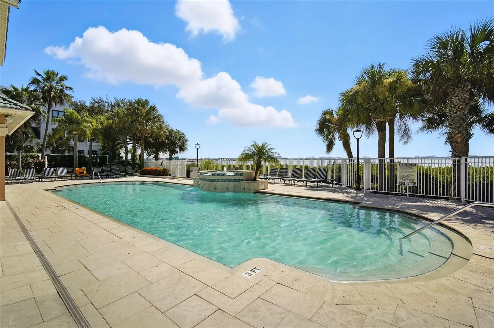 5304 BAY CLUB CIR