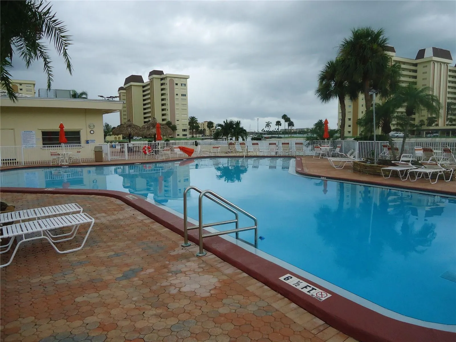 4550 COVE CIR #908, #908