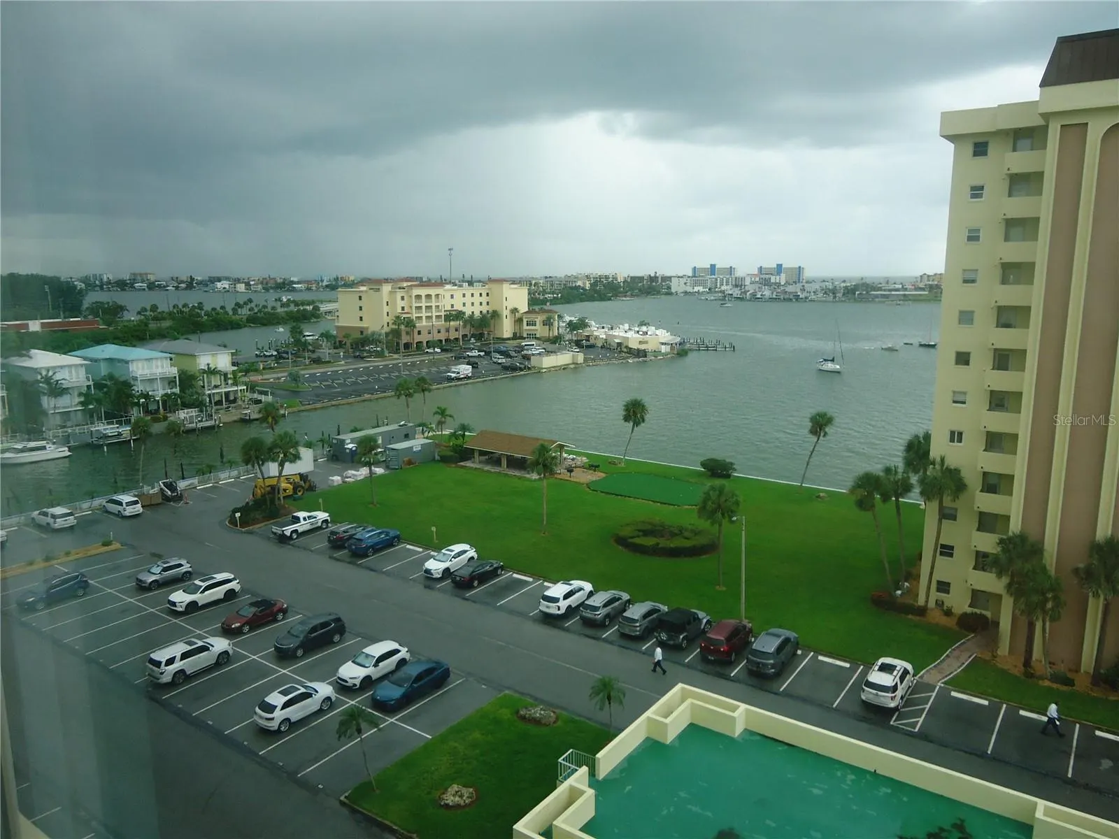 4550 COVE CIR #908, #908