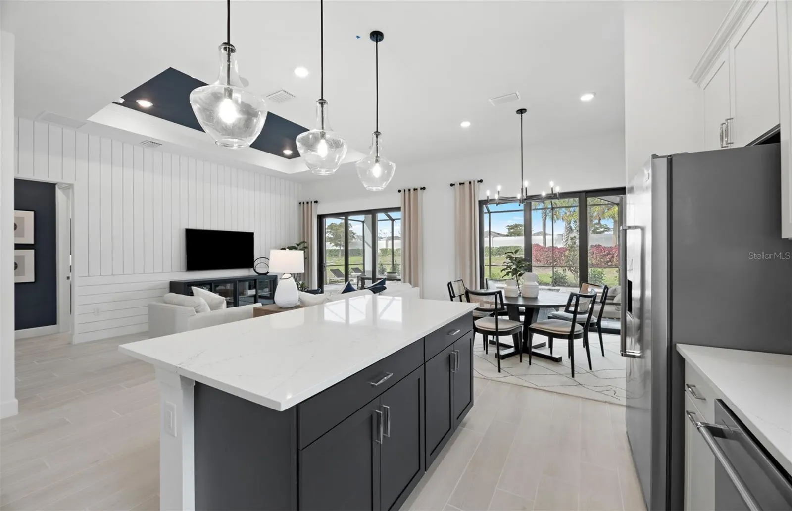 6090 SAWGRASS LAKE CT